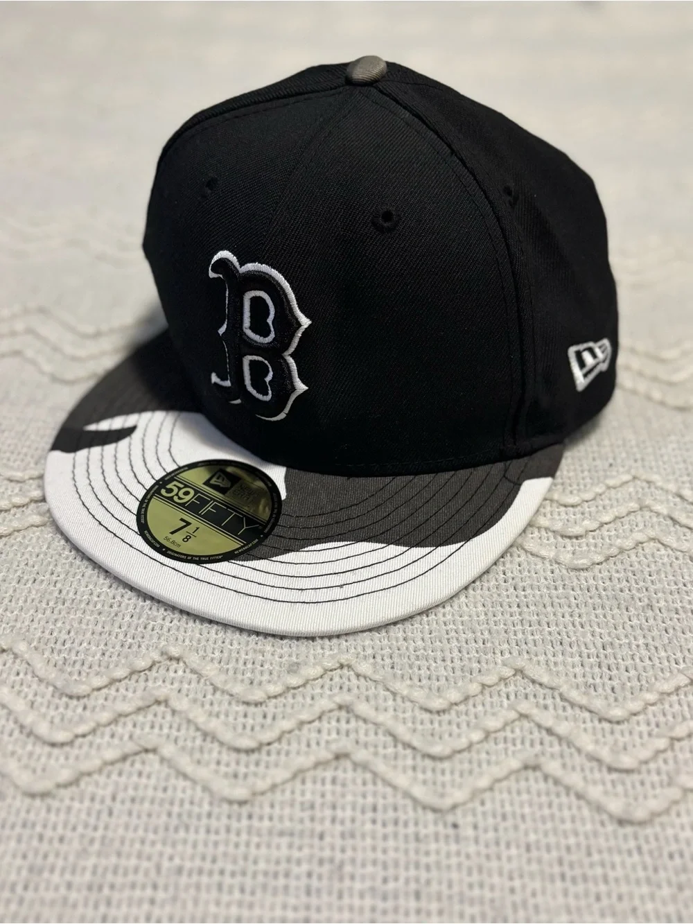 RARE New Era UCLA Bruins Baseball Cap Fitted Hat 7 1/8 Black White NWOT